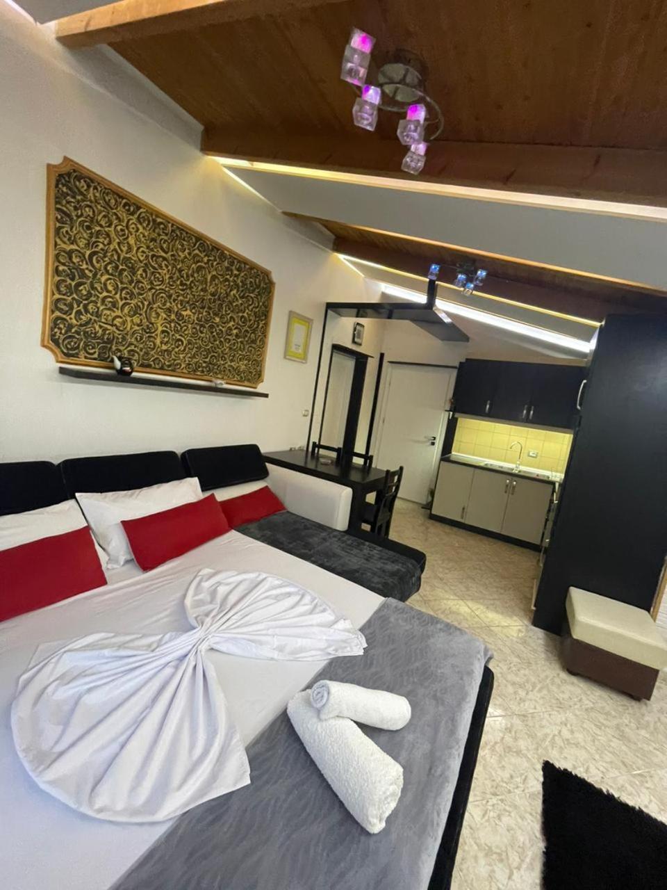 Vila Katalea จีโรคาสเตอร์ ภายนอก รูปภาพ