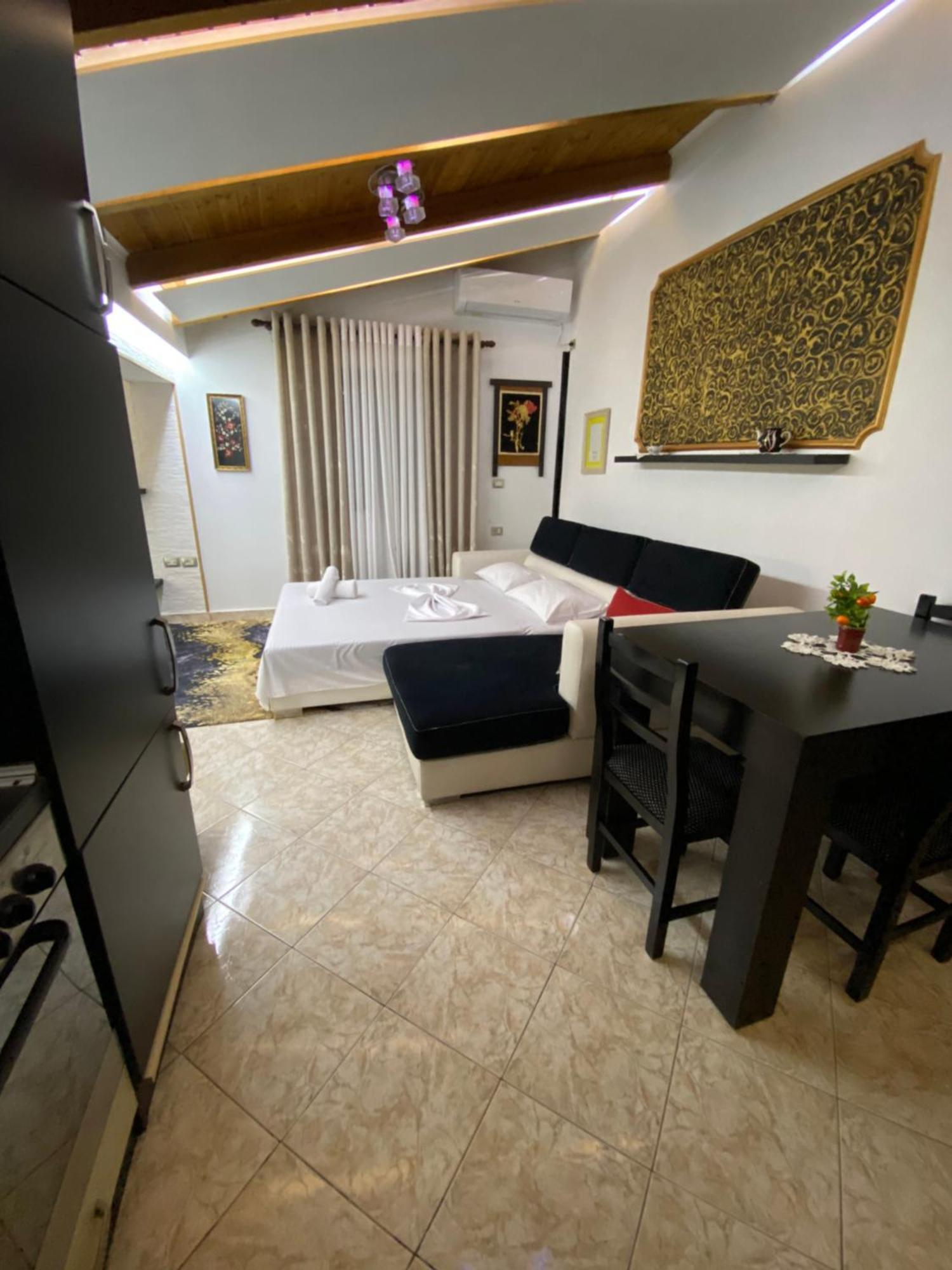 Vila Katalea จีโรคาสเตอร์ ภายนอก รูปภาพ