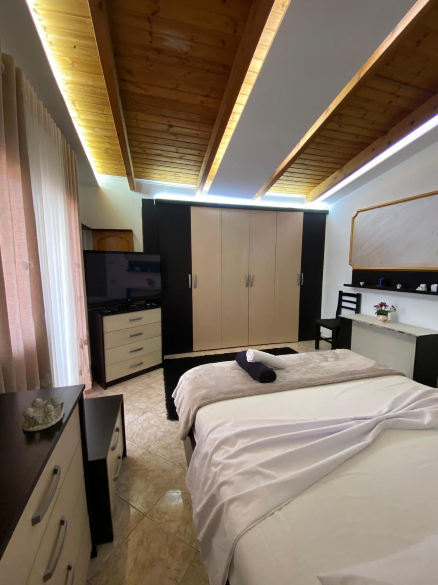 Vila Katalea จีโรคาสเตอร์ ภายนอก รูปภาพ