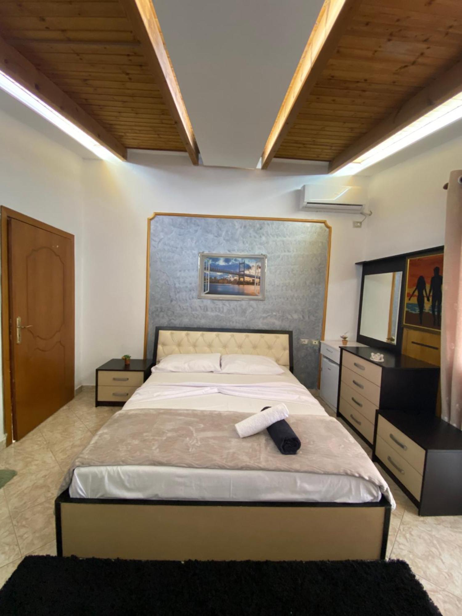 Vila Katalea จีโรคาสเตอร์ ภายนอก รูปภาพ