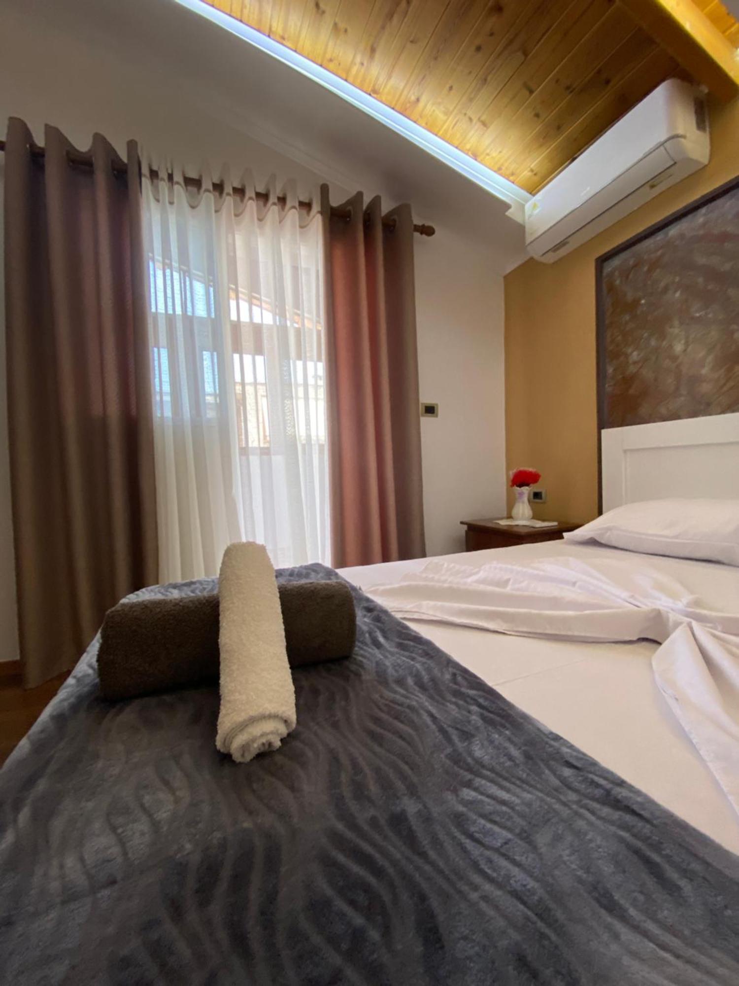 Vila Katalea จีโรคาสเตอร์ ภายนอก รูปภาพ