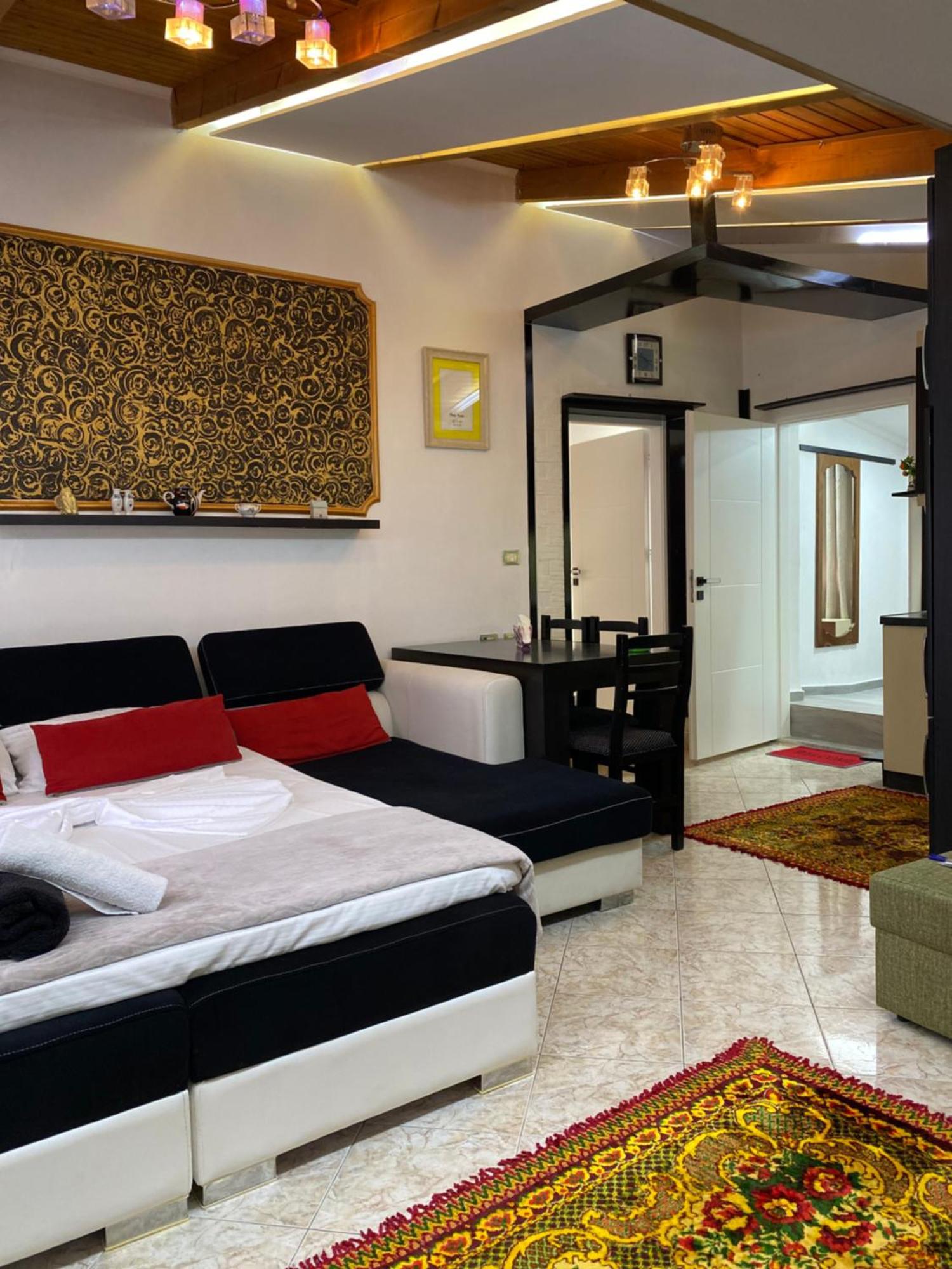 Vila Katalea จีโรคาสเตอร์ ภายนอก รูปภาพ