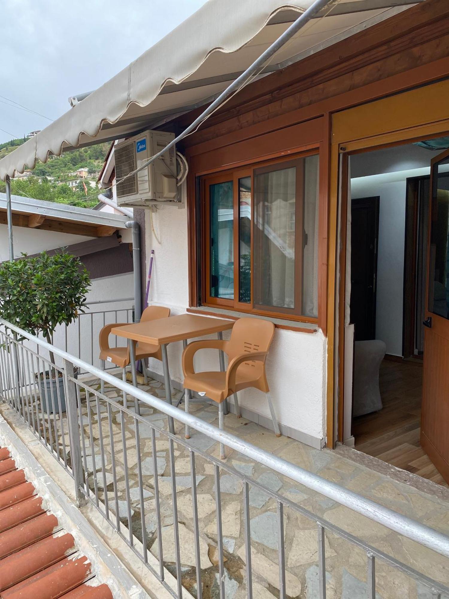 Vila Katalea จีโรคาสเตอร์ ภายนอก รูปภาพ