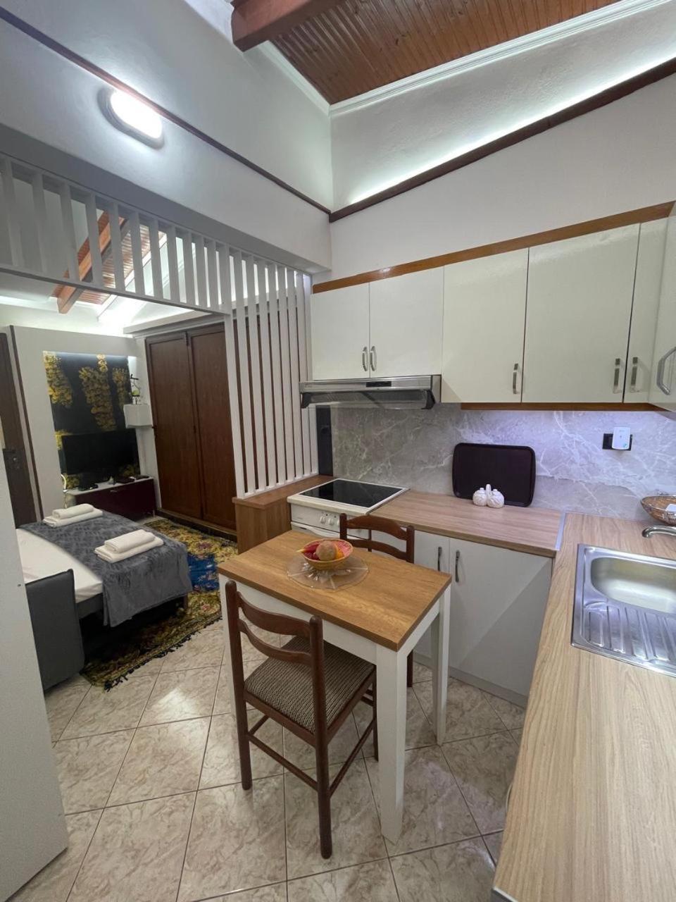 Vila Katalea จีโรคาสเตอร์ ภายนอก รูปภาพ